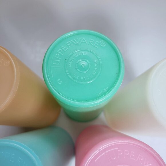 Tupperware Tall Tumblers Set of 5 Drink Glass 15 oz Juice Cups 107 Vintage 70s - Picture 7 of 9
